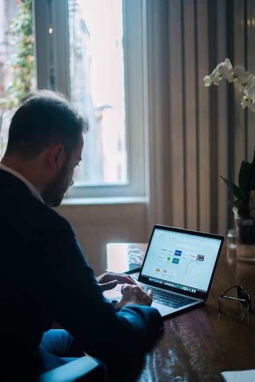 How to Localize Trade Blog Content Without Causing Keyword Cannibalization | 开挖吧 | kwa8.com